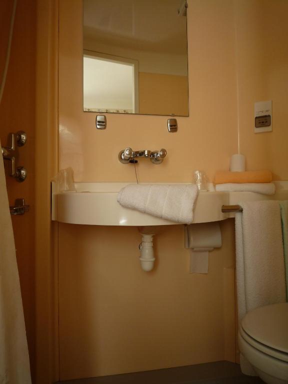Hotel La Flamme Rouge Saint-Girons  Rom bilde
